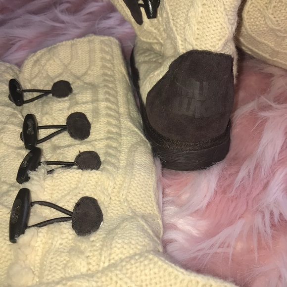 Boots - Picture 5 of 6